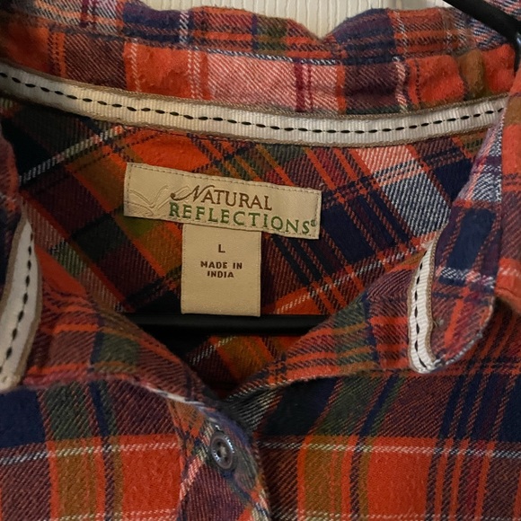Women’s button down flannel - Picture 2 of 2